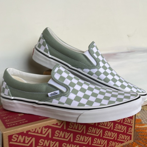 Vans Men’s Classic Slip-On
Color Theory Checkerboard
VN0DDBVZCJL
Sneakers - Picture 6 of 16